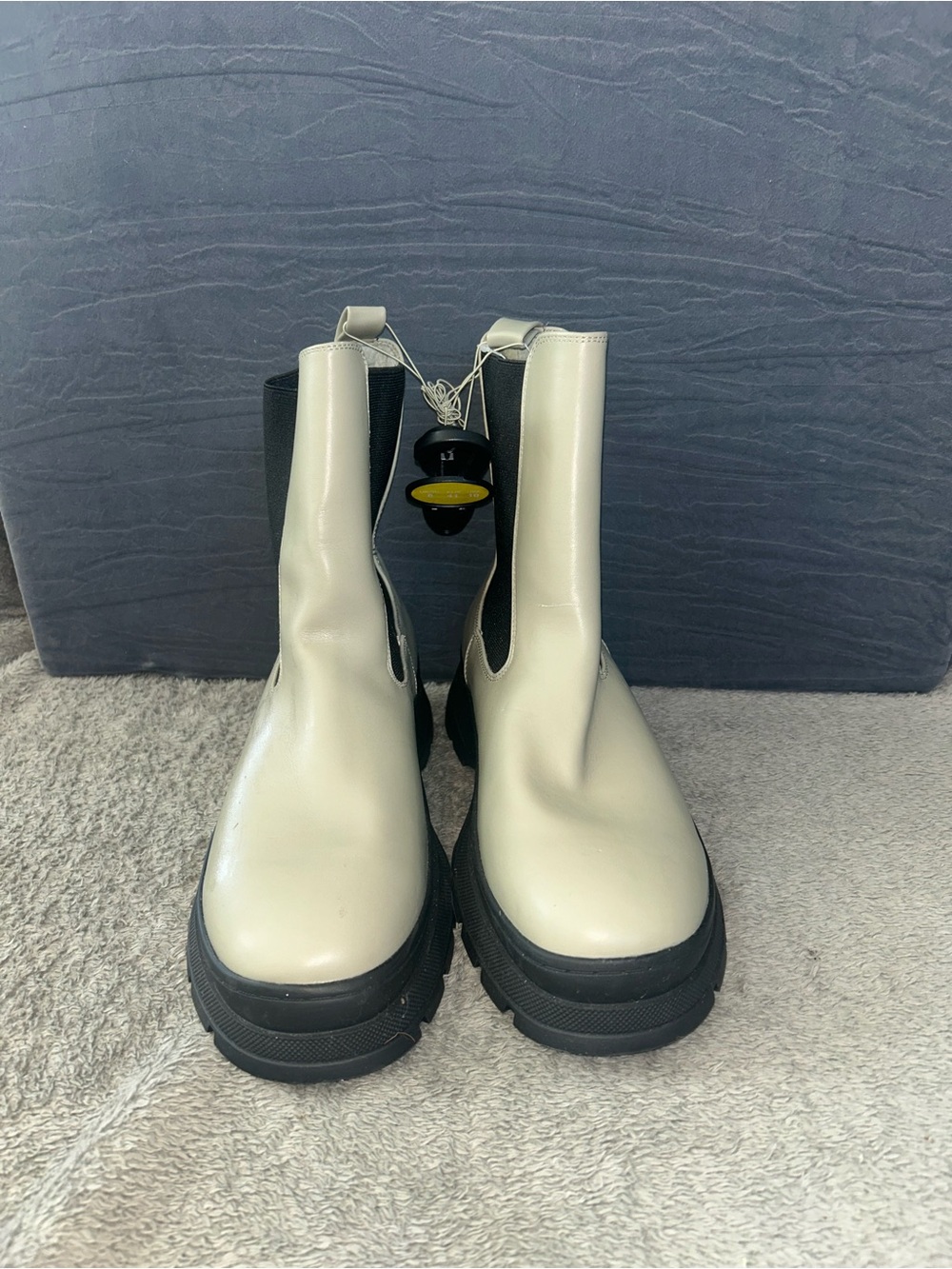 Primark Chelsea Boots in Light Green and Black